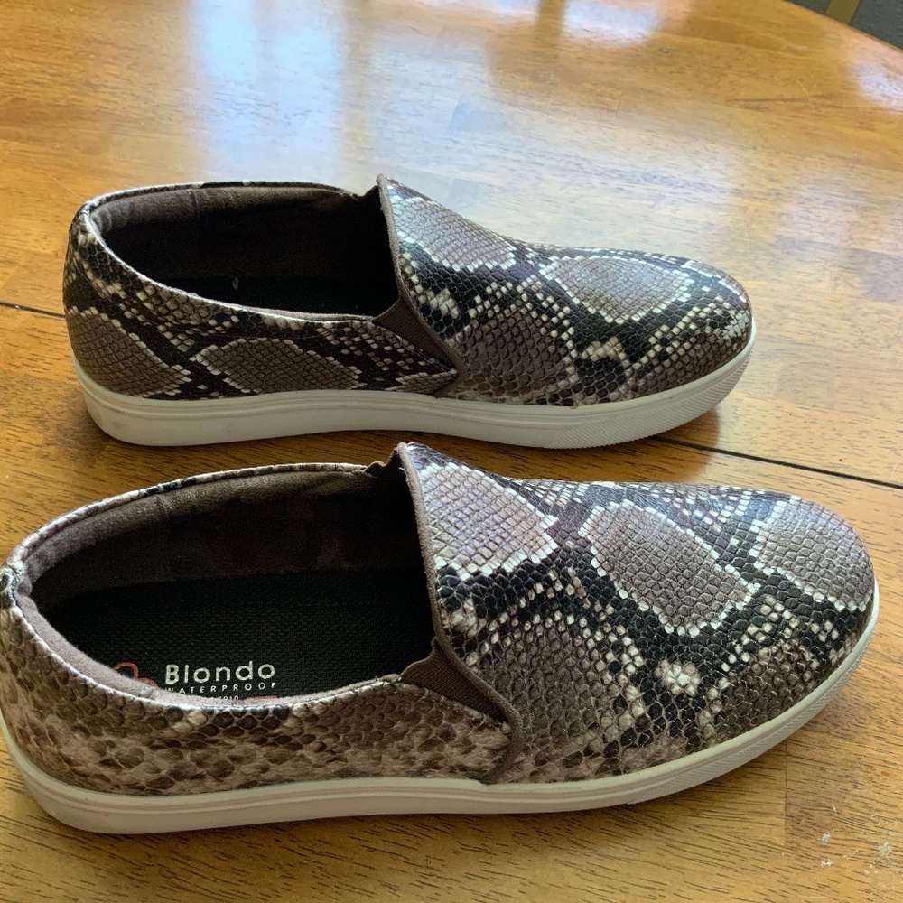 Blondo  faux snakeskin shoes